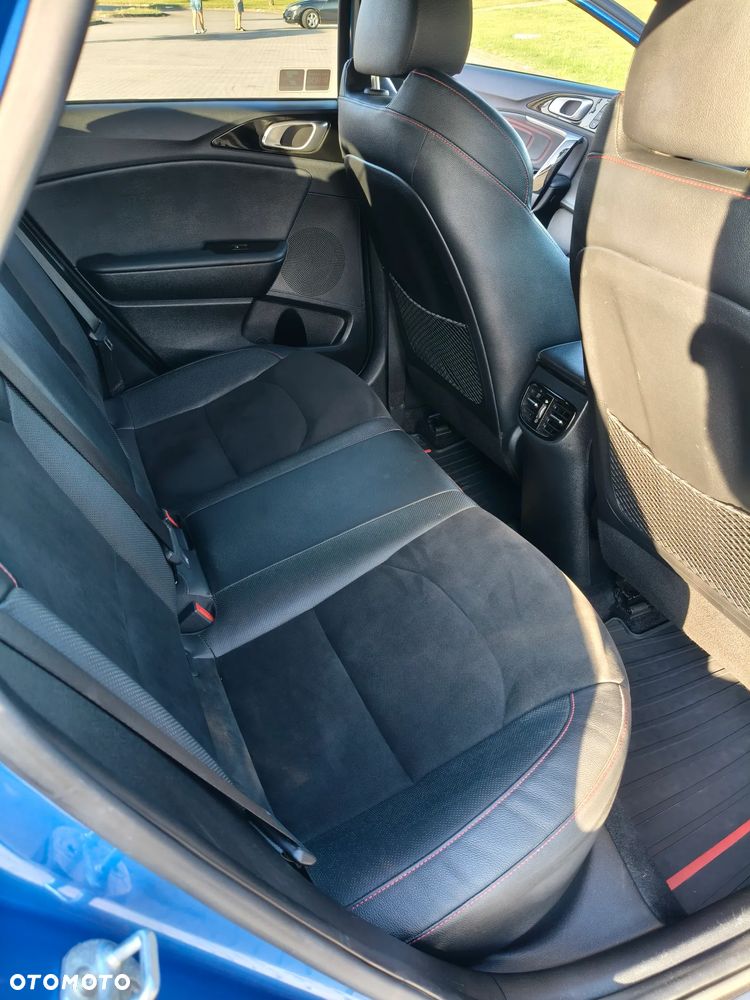 Kia Ceed - 24
