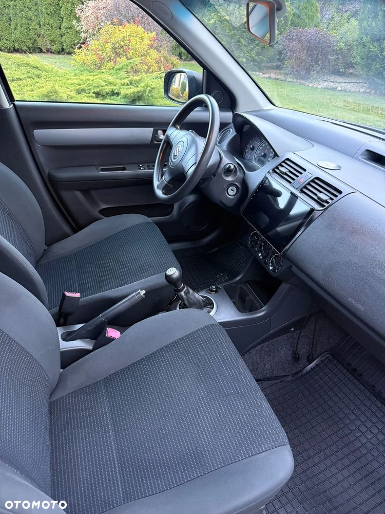 Suzuki Swift - 10