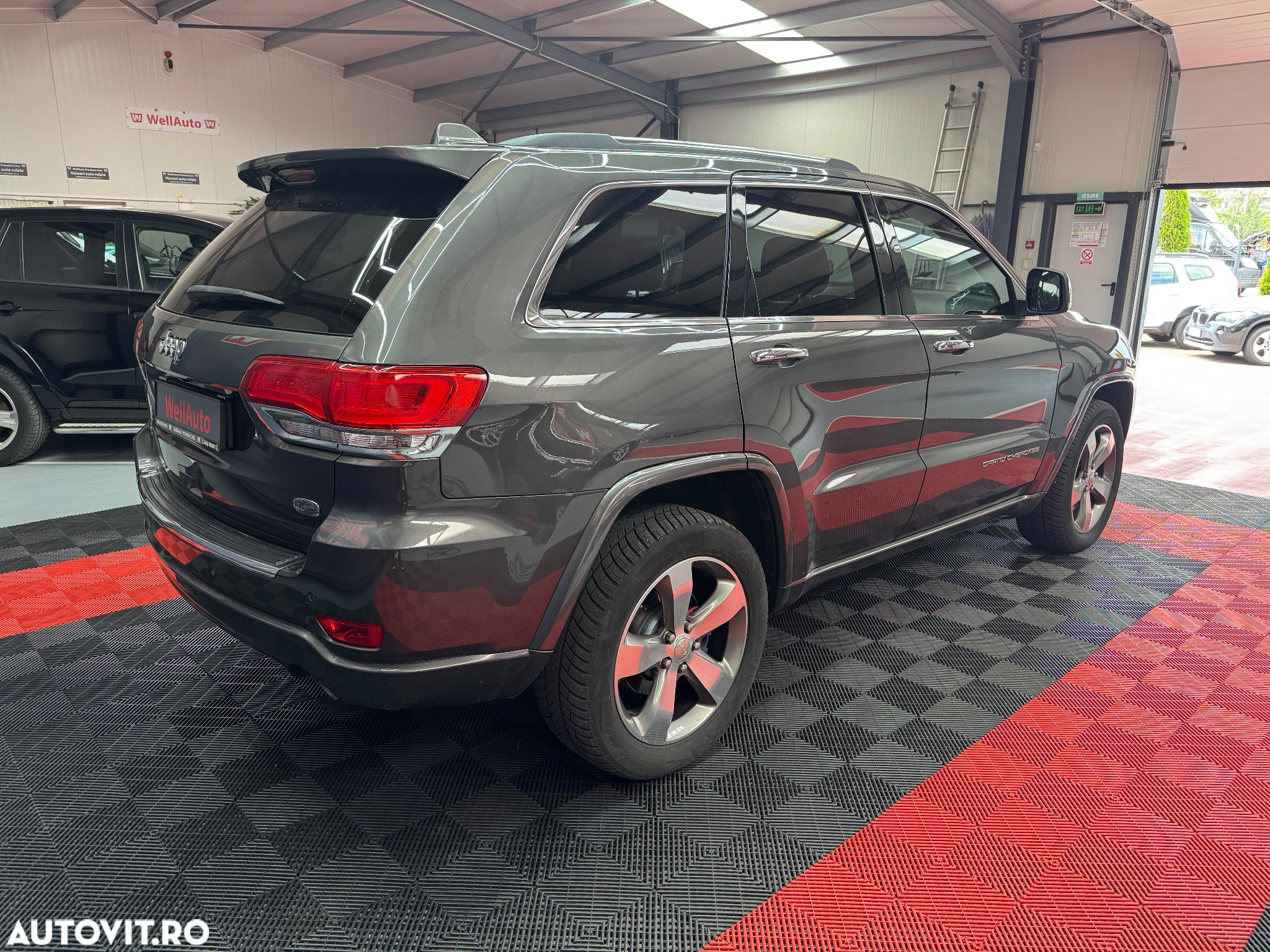Jeep Grand Cherokee - 5