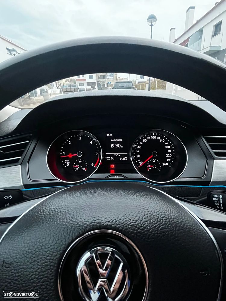 VW Passat Variant 1.6 TDI Confortline - 11