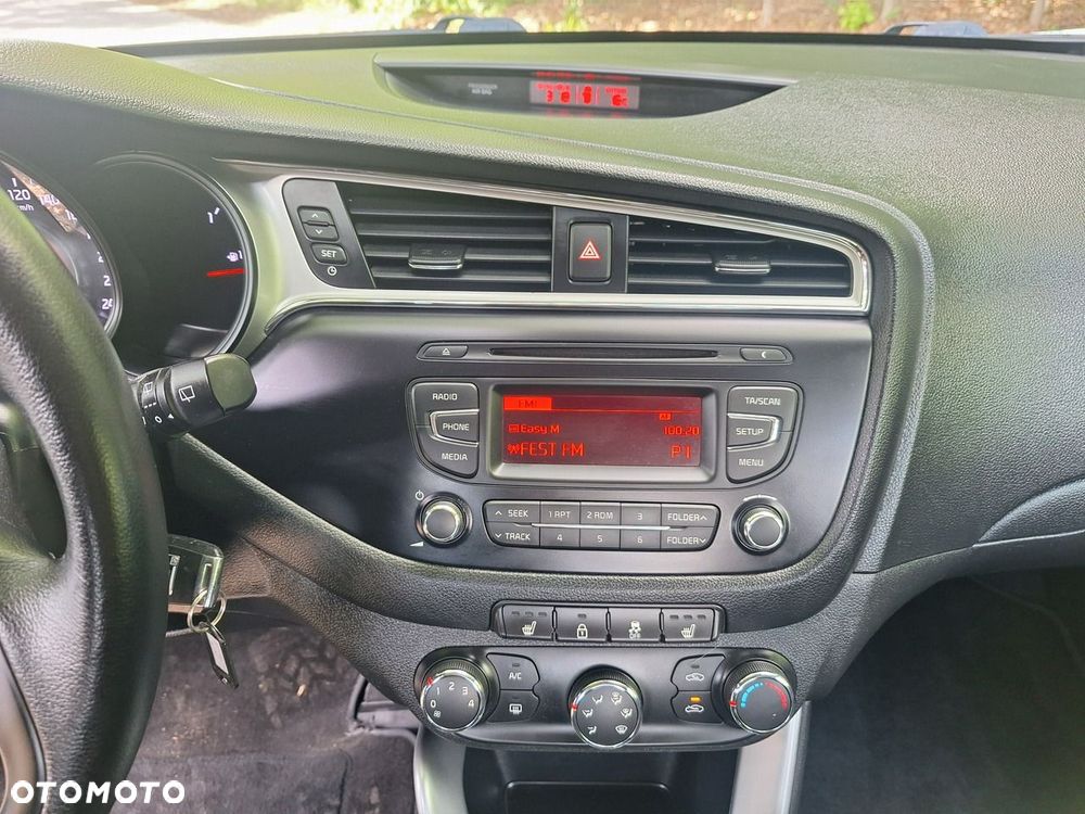 Kia Ceed - 12