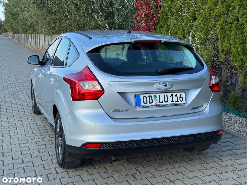 Ford Focus 1.6 Trend - 15