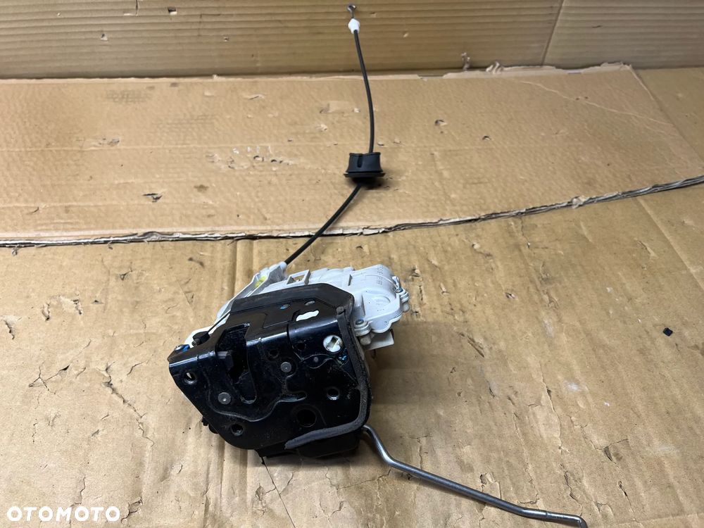 Zamek prawy przód przedni prawy Audi A4 B7 8E1837016AA - 1