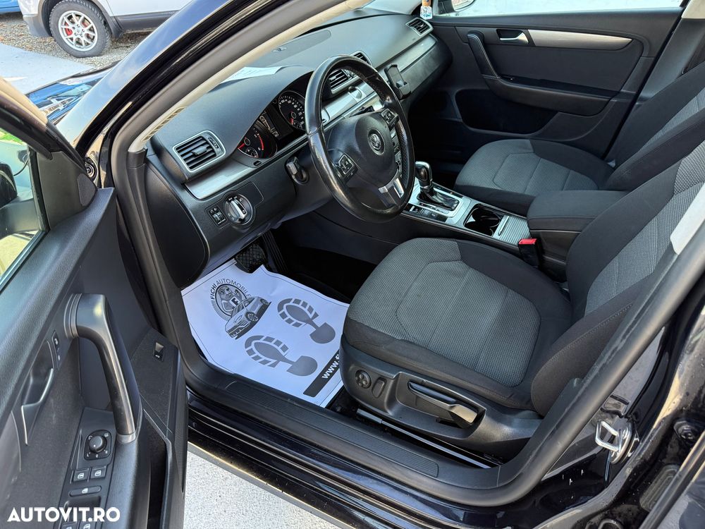 Volkswagen Passat Variant 2.0 Blue TDI DPF DSG Highline - 12