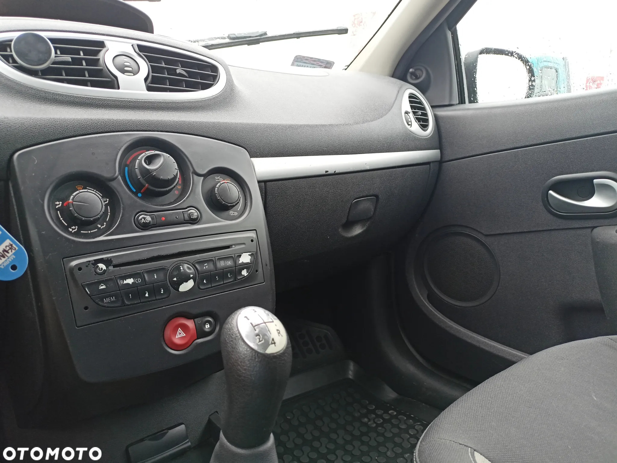 Renault Clio - 10