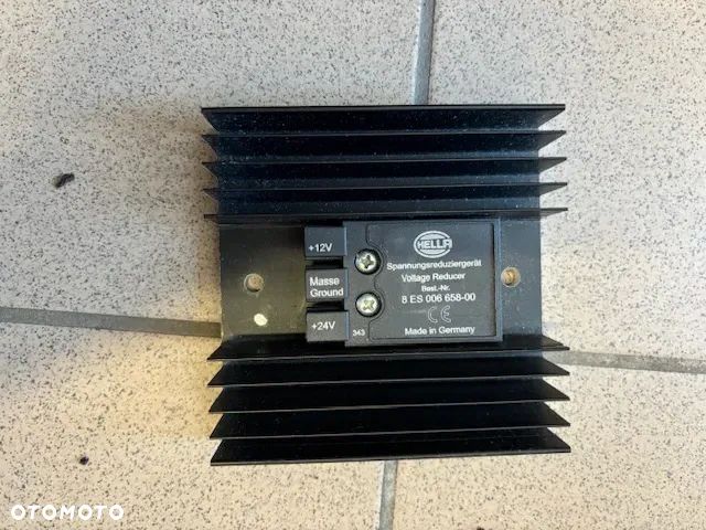 PRZETWORNIK NAPIĘCIA HELLA 8ES00665800 - 1