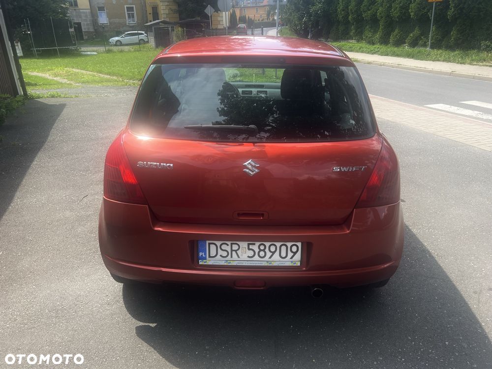 Suzuki Swift - 1