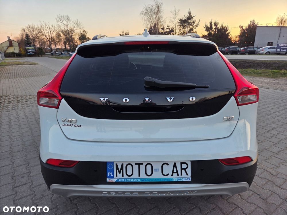 Volvo V40 Cross Country D2 Momentum - 10