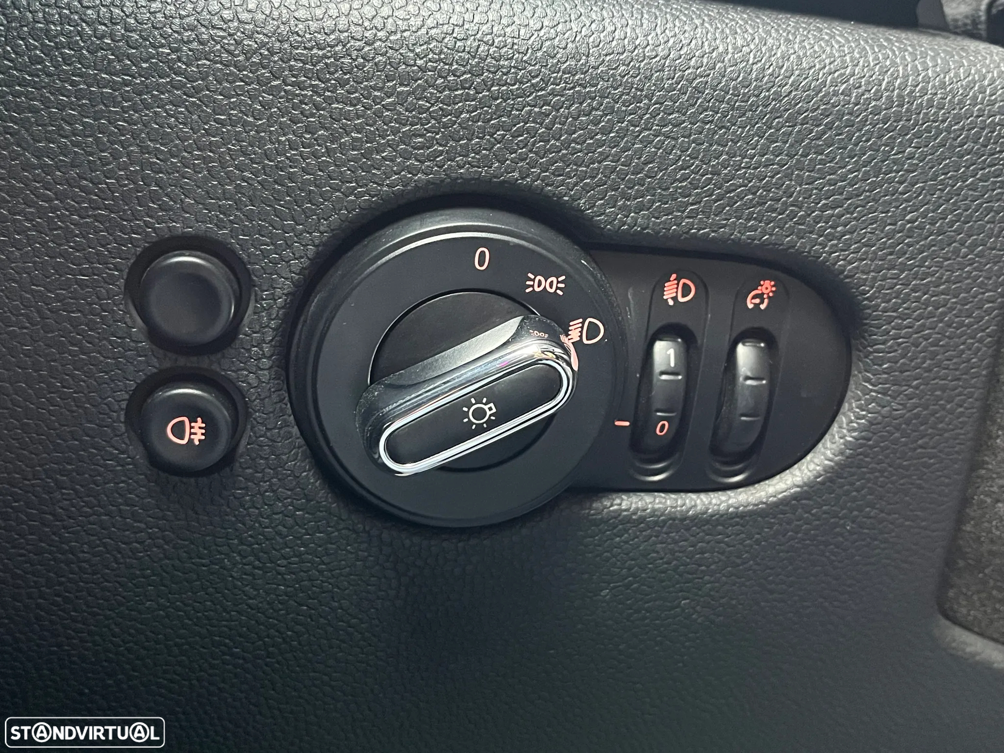 MINI 3 Portas One - 21