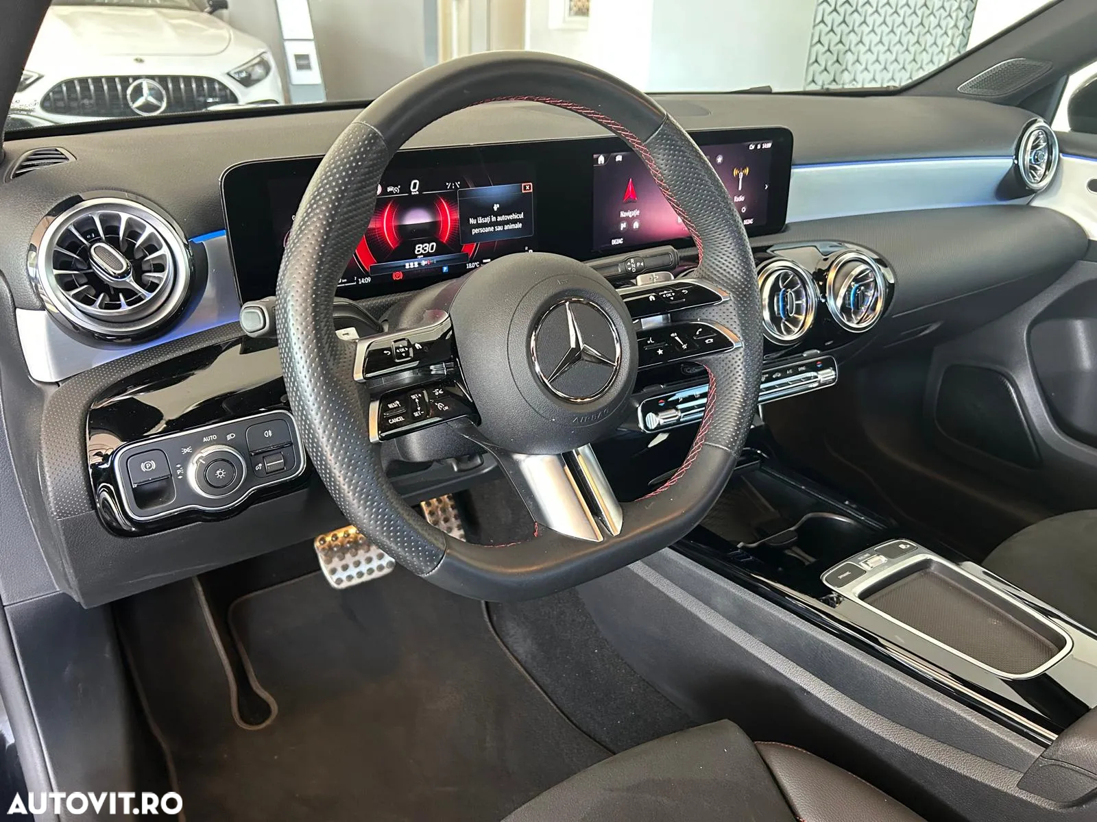 Mercedes-Benz A 200 7G-DCT AMG Line - 11