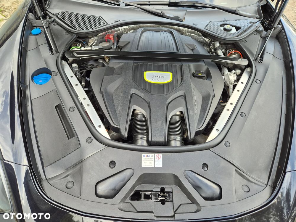 Porsche Panamera - 40