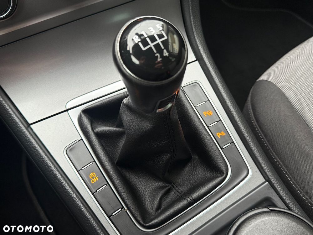 Volkswagen Golf 1.2 TSI BlueMotion Technology Comfortline - 31