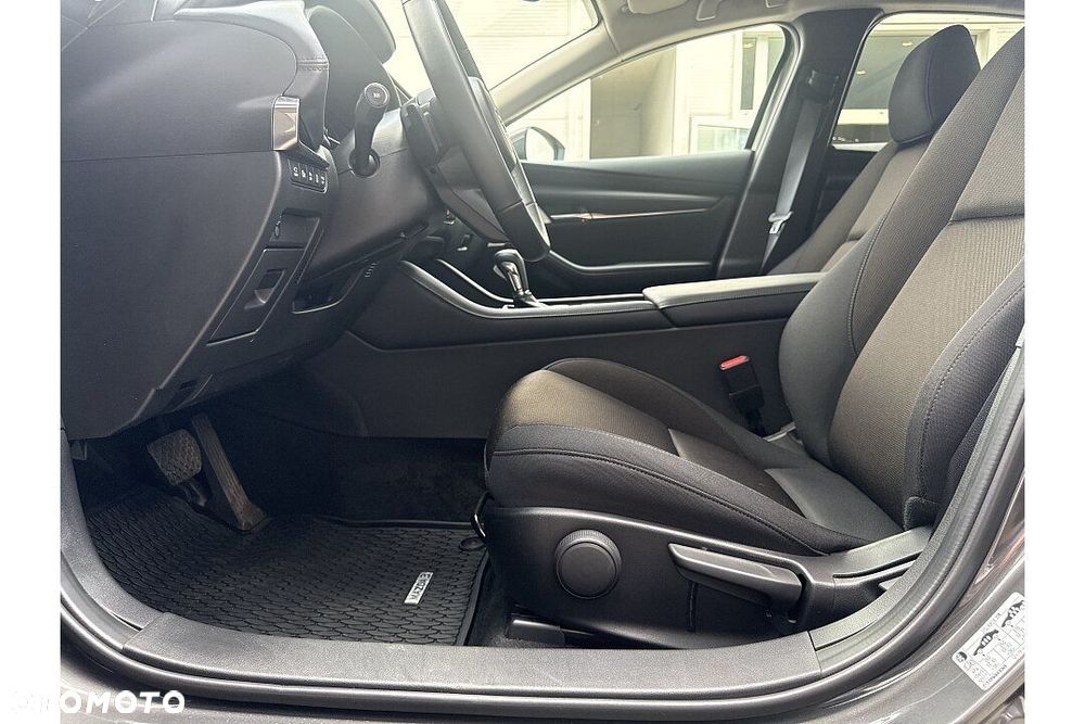 Mazda 3 - 8