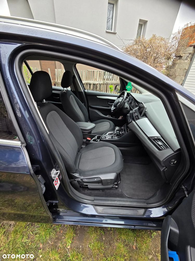 BMW Seria 2 218d - 12