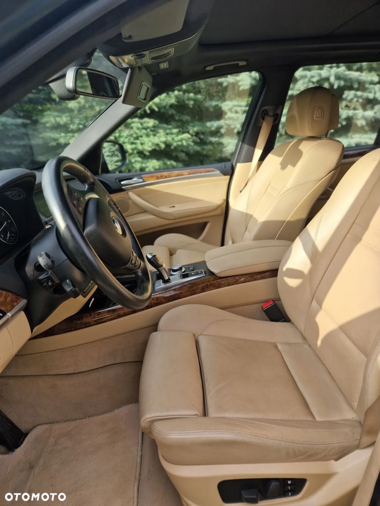 BMW X5 4.8i xDrive - 14