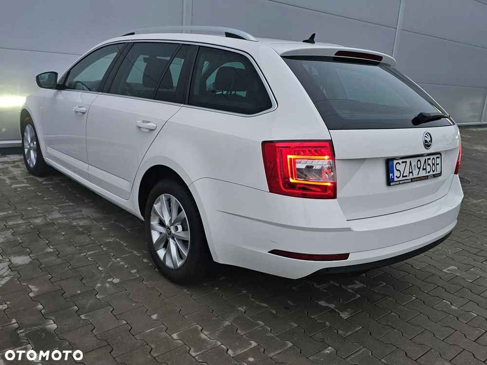 Skoda Octavia 1.6 TDI DSG Ambition - 19