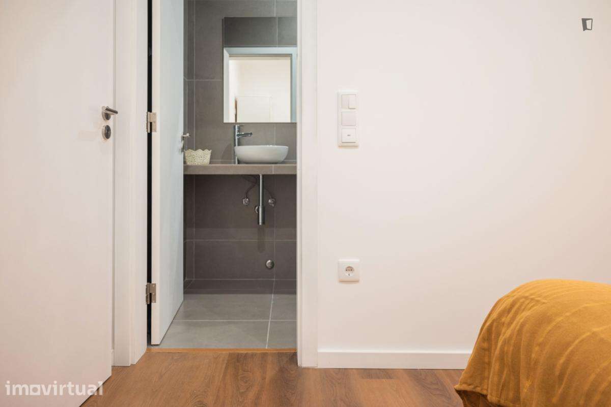 Apartamento com 2 quartos - localizado em Campanhã Porto - Grande imagem: 4/54