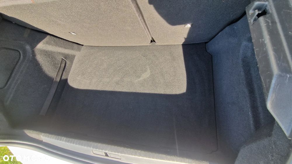 Peugeot 208 PureTech 75 Allure - 21