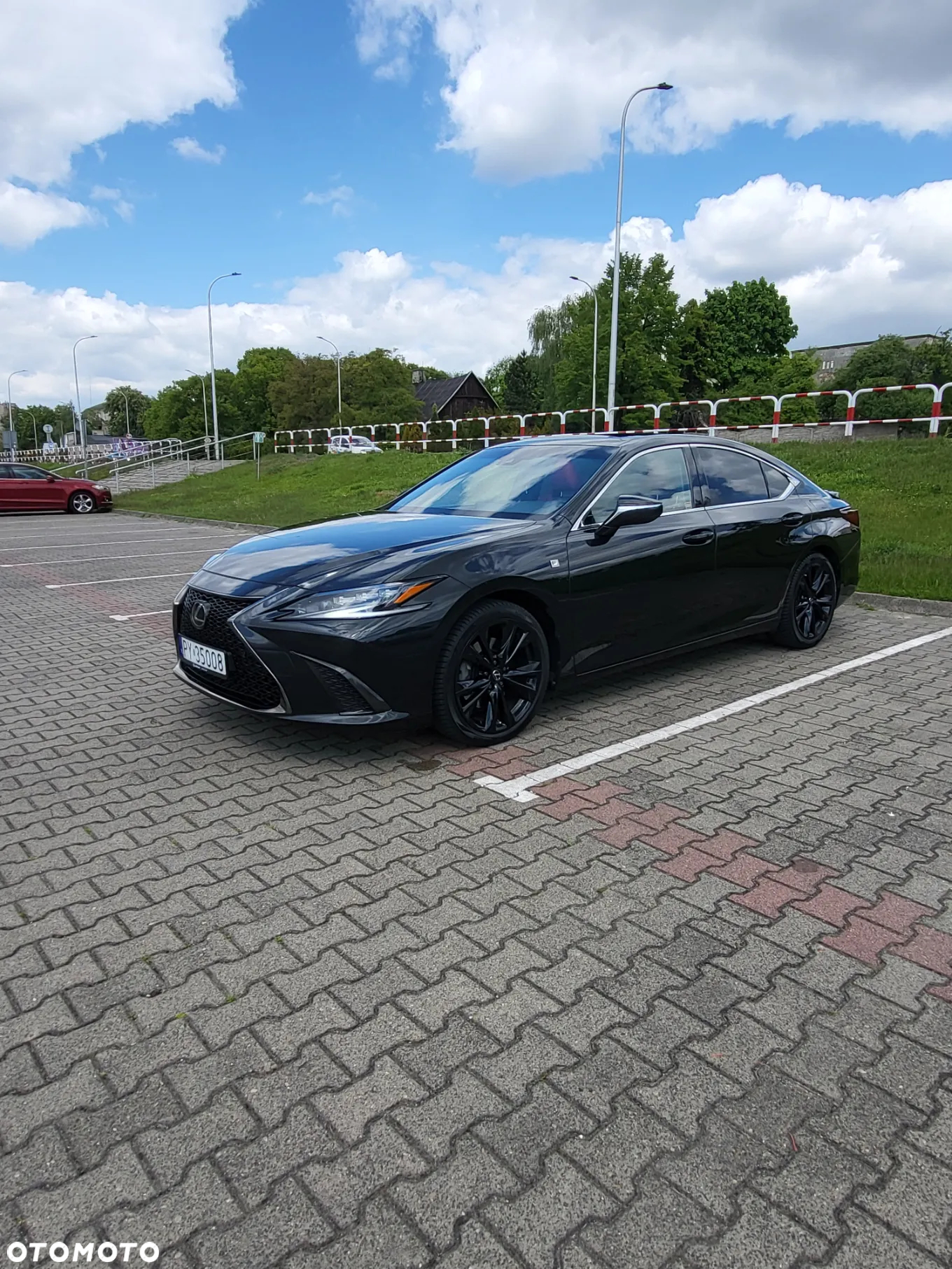 Lexus ES 300h F Sport - 9