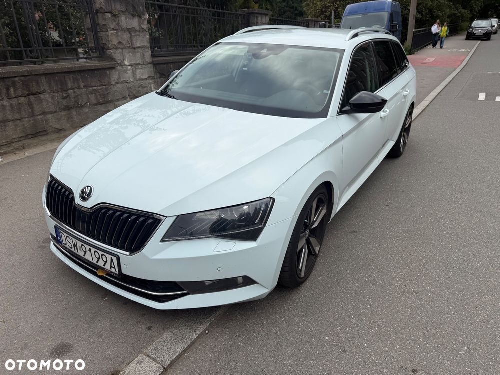 Skoda Superb 2.0 TDI Sportline DSG - 11
