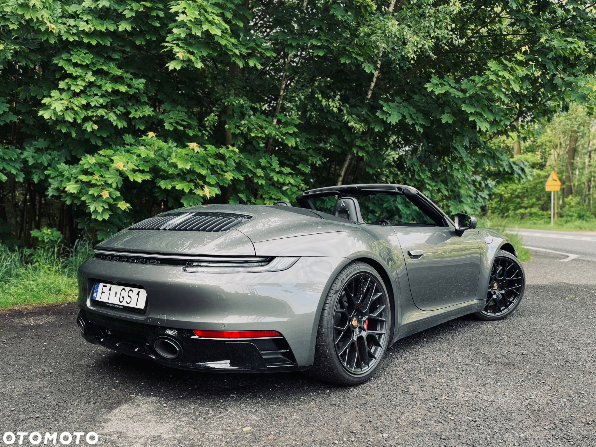 Porsche 911 Carrera 4 GTS Cabrio - 8