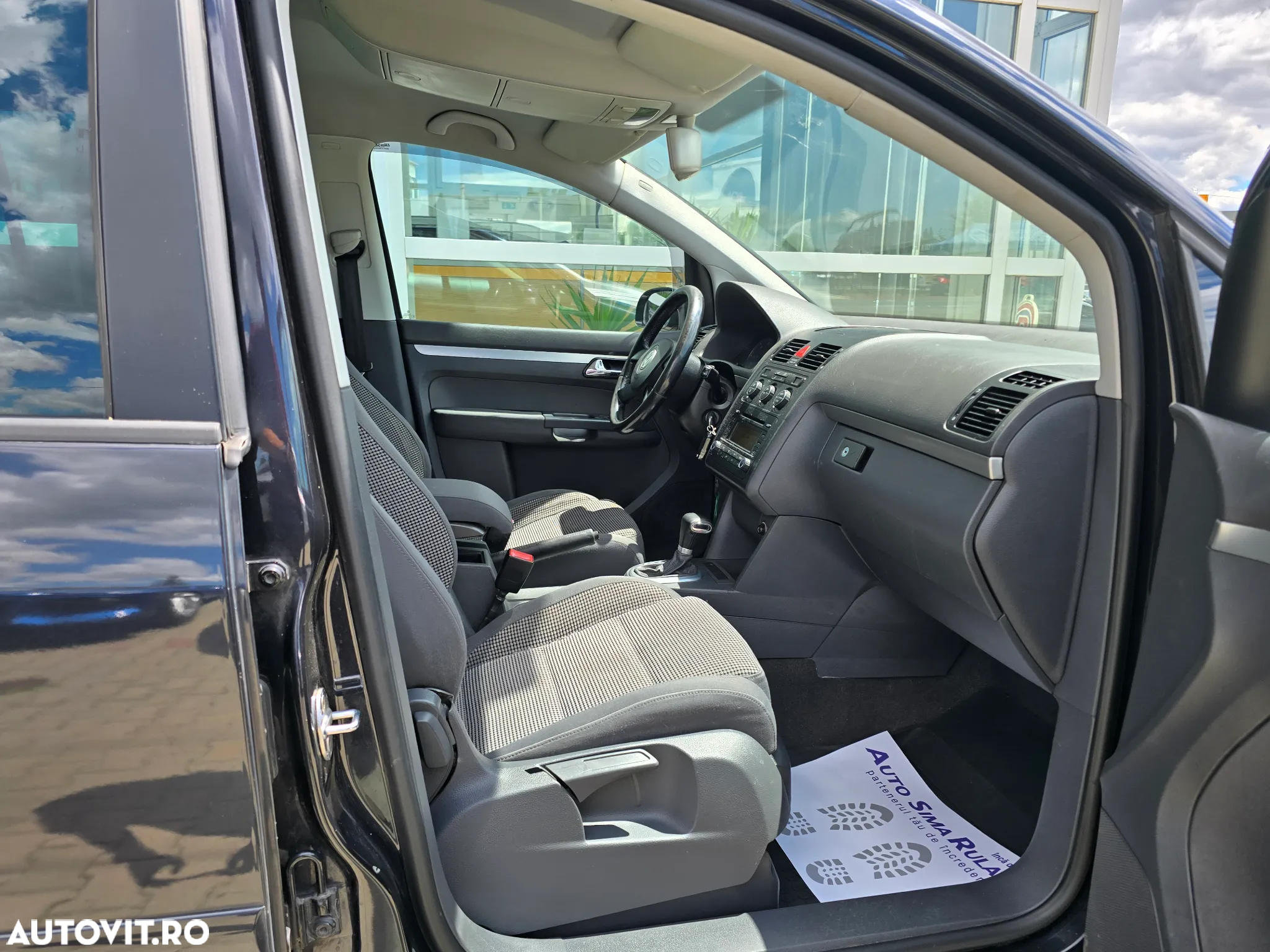 Volkswagen Touran 2.0 TDI DPF DSG Comfortline - 10