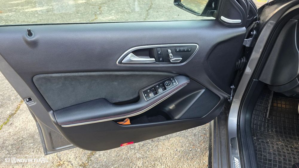 Mercedes-Benz A 45 AMG 4-Matic - 11