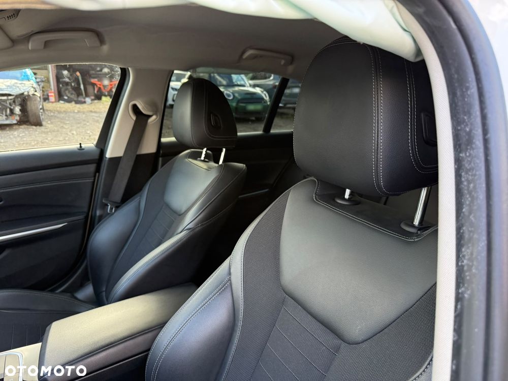 BMW Seria 3 318i Advantage - 20