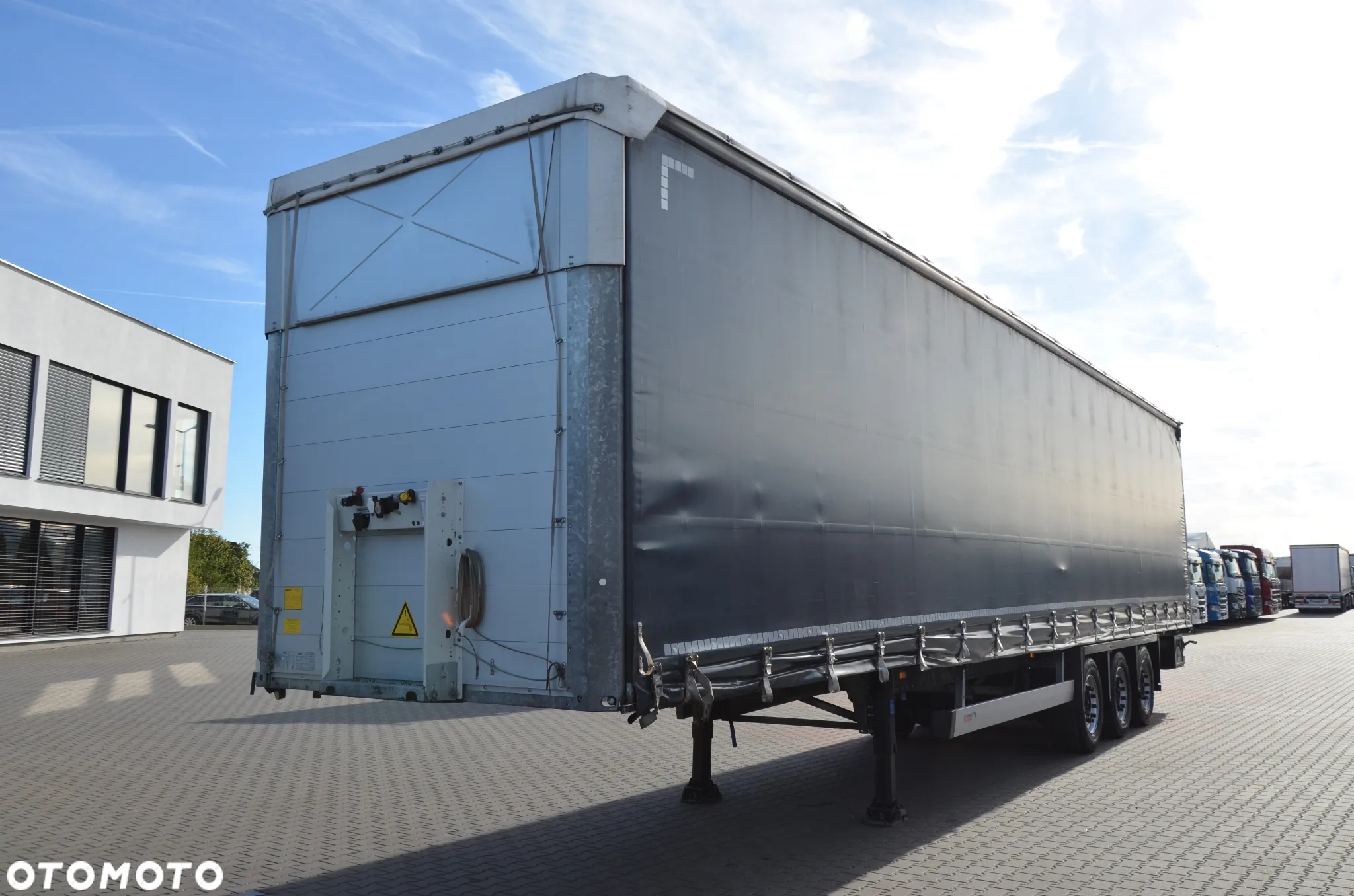 Schmitz Cargobull VARIOS / 2 POZIOMY JAZDY / OŚ PODNOSZONA / DACH POD. /  CODE XL / OCYNK 5291 - 2