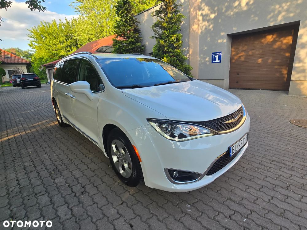 Chrysler Pacifica - 38