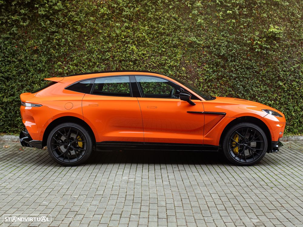 Aston Martin DBX 707 - 12