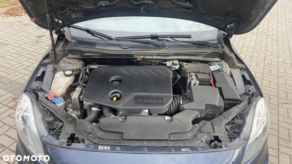 Volvo V40 D2 R Design - 14