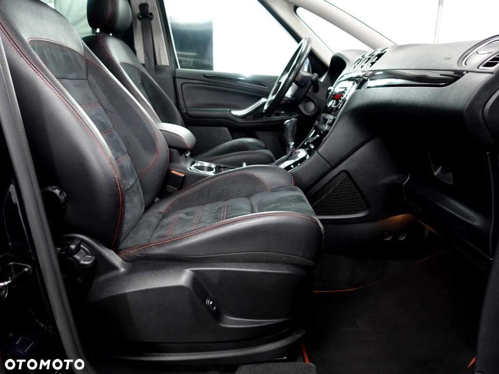 Ford S-Max - 16