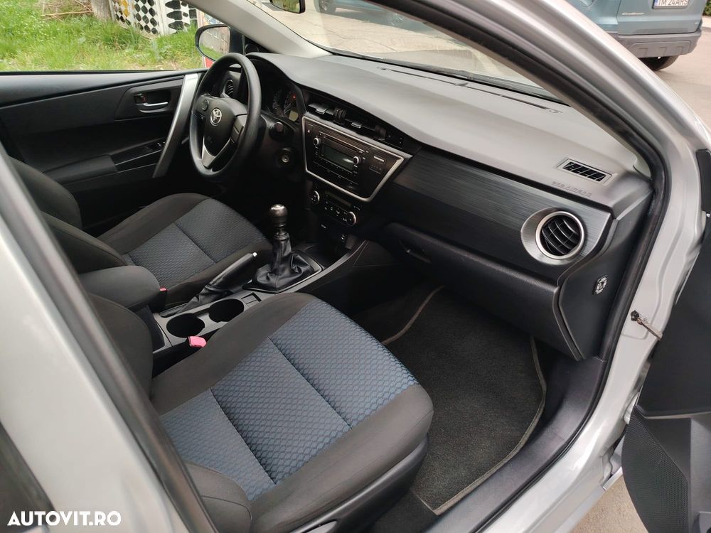 Toyota Auris 1.33 Dual-VVT-i - 8