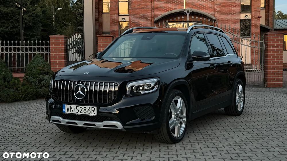 Mercedes-Benz GLB - 11