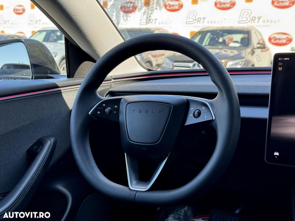 Tesla Model 3 - 10
