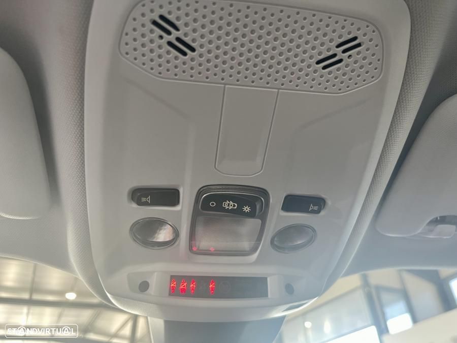 Peugeot 2008 1.2 PureTech Active Pack EAT8 - 22