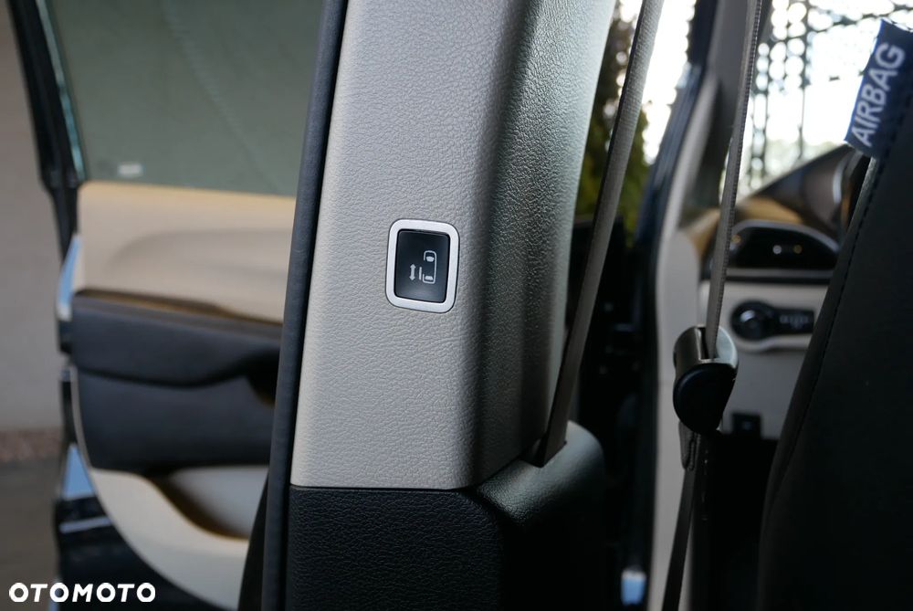 Chrysler Pacifica - 38