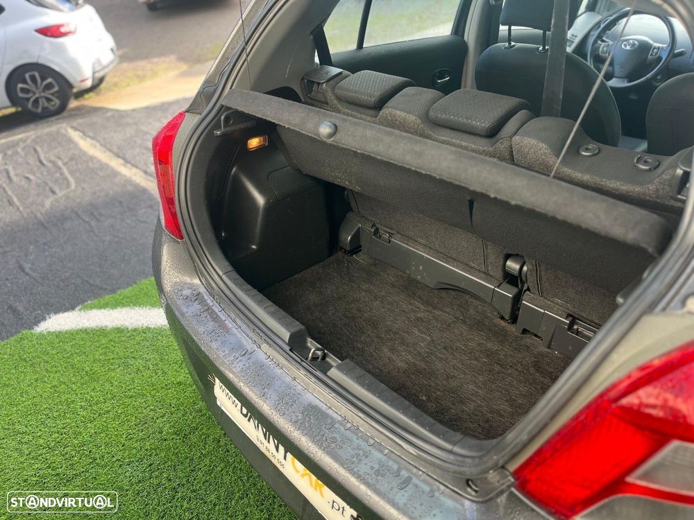 Toyota Yaris 1.4 D-4D AC - 11