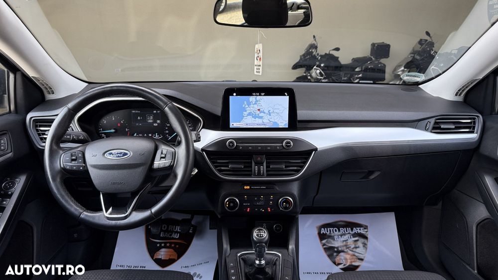 Ford Focus - 8