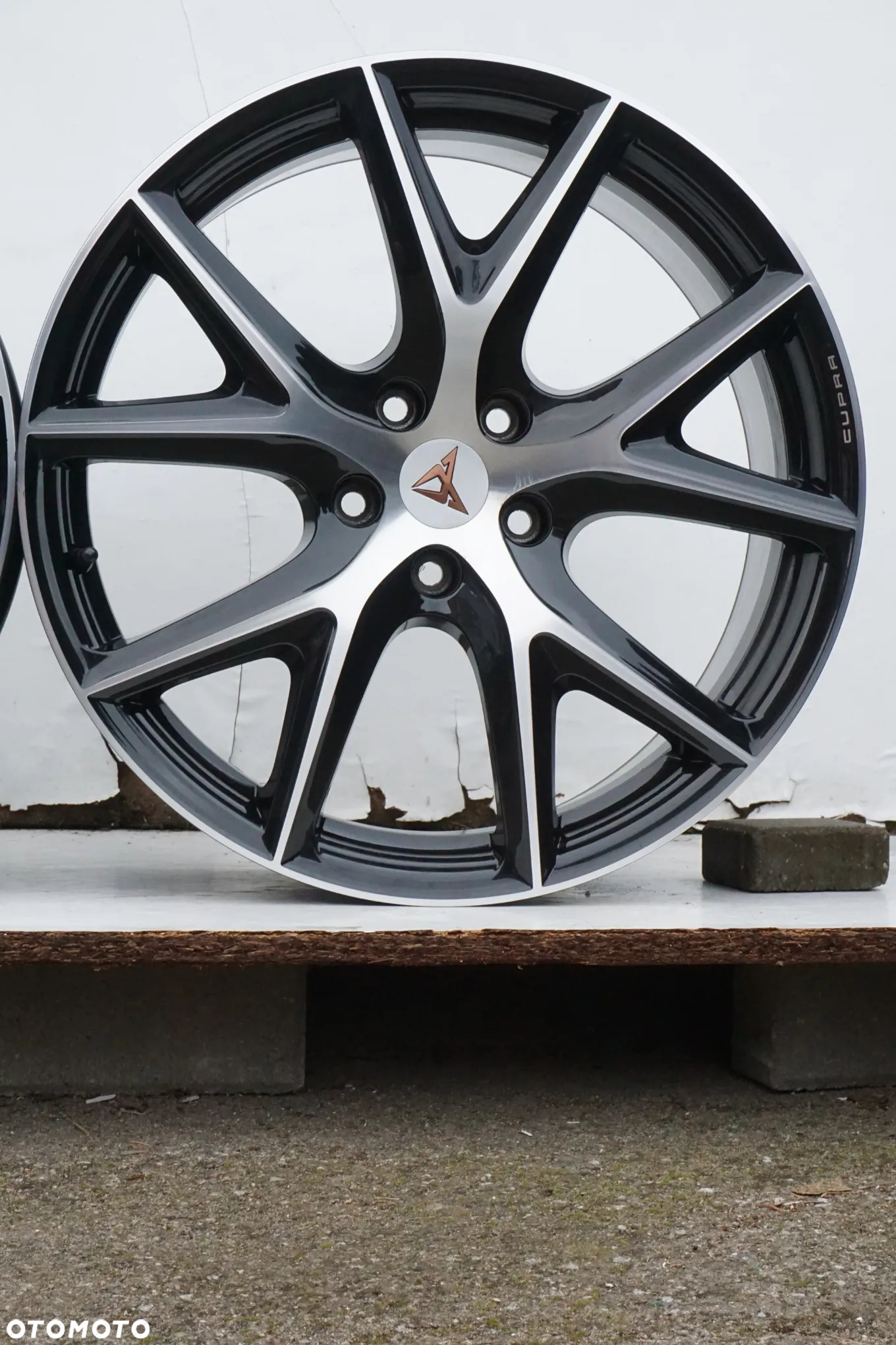 Seat Cupra 5x112 19 8J et45 stan bdb- - 7