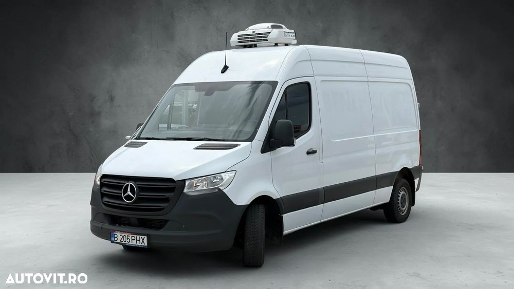 Mercedes-Benz Sprinter - 11
