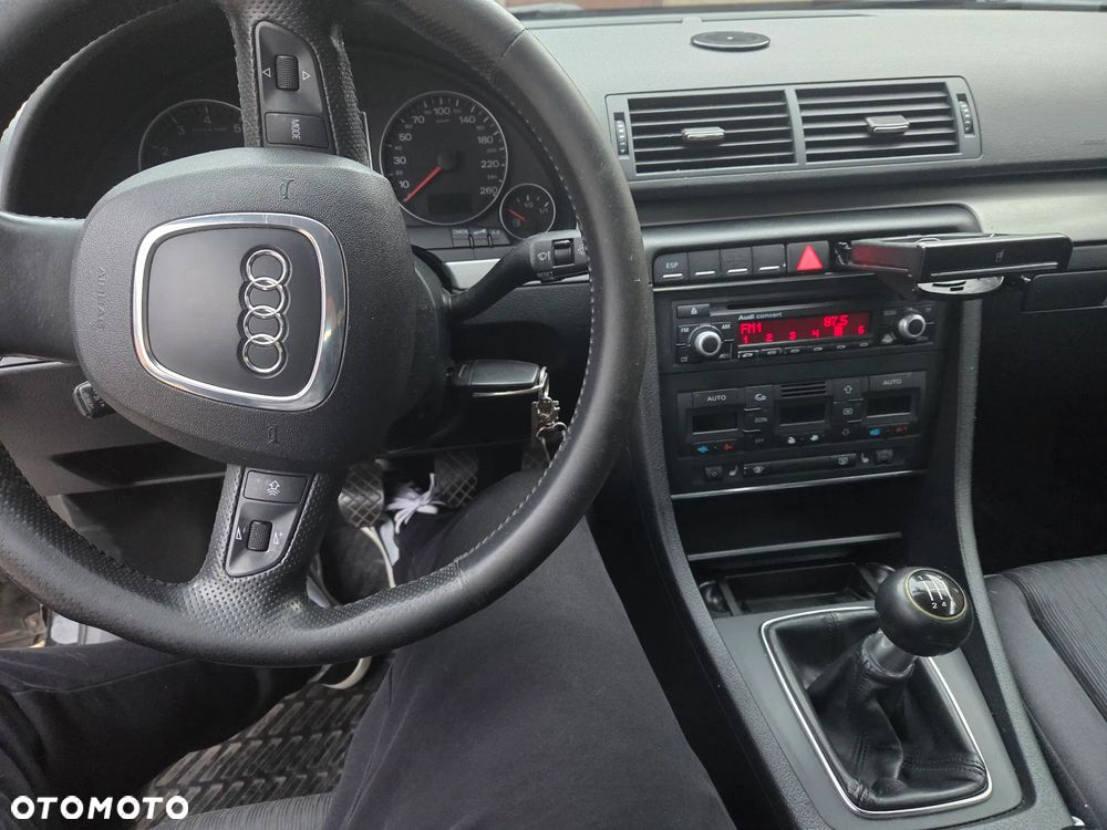 Audi A4 Limousine 1.8T - 8