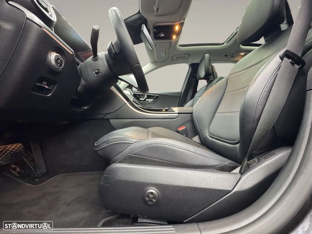 Mercedes-Benz C 300 e T 9G-TRONIC Avantgarde — fotografia 25