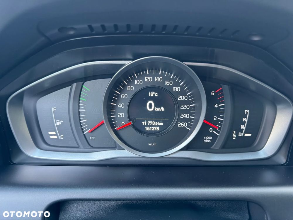 Volvo XC 60 D5 AWD Momentum - 15