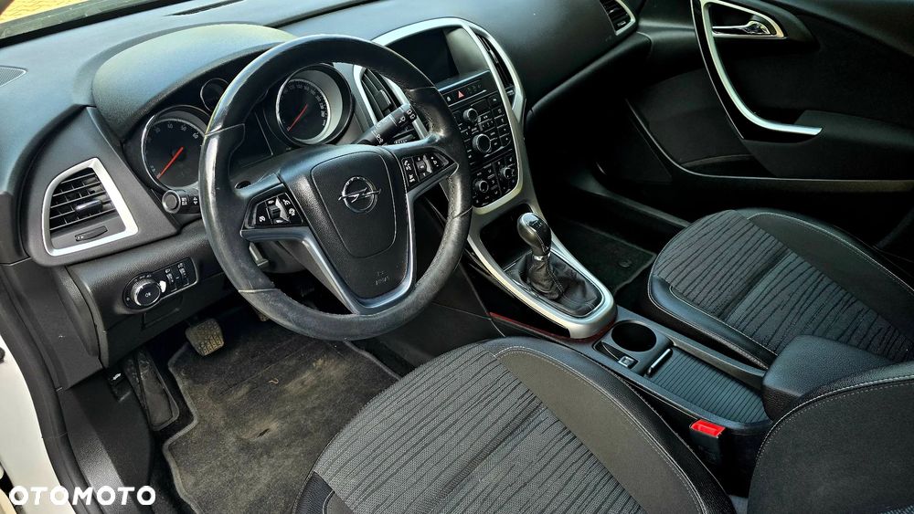 Opel Astra 1.4 Turbo Innovation - 17