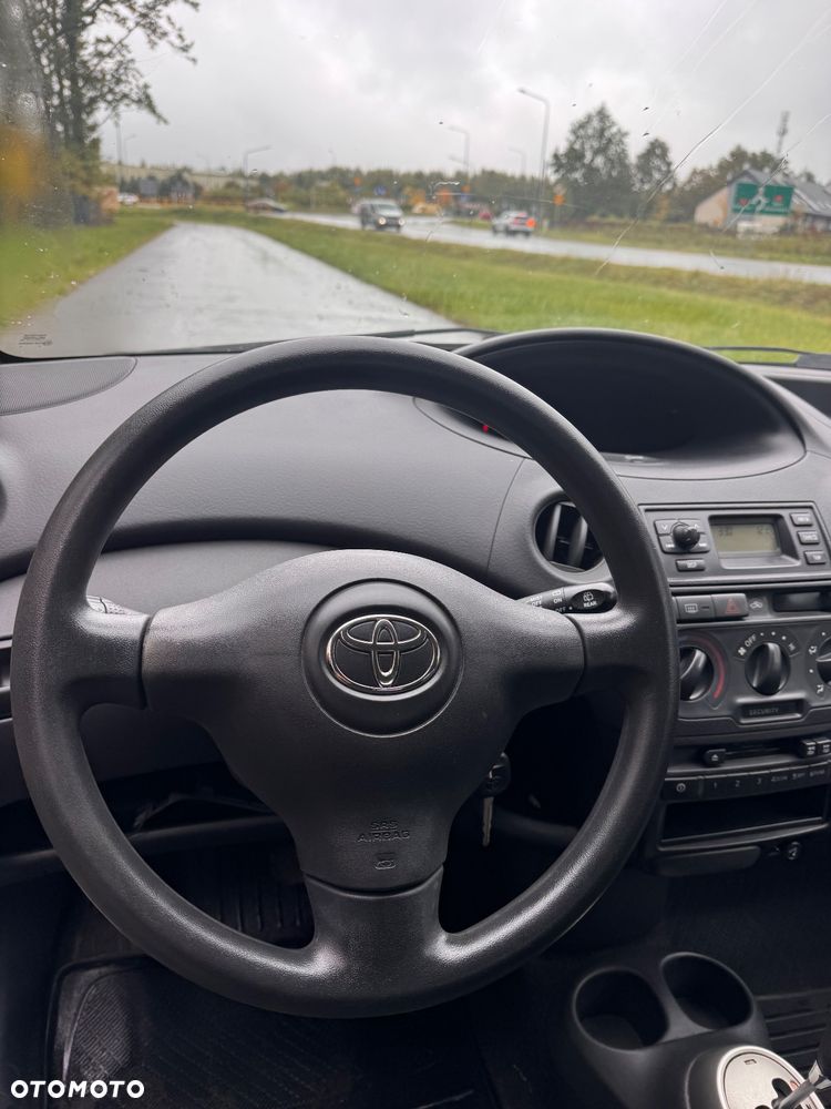 Toyota Yaris 1.0 Terra MM - 12