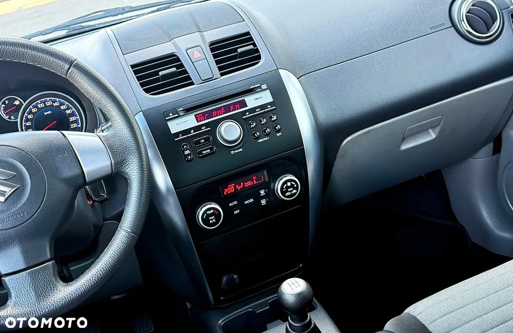 Suzuki SX4 1.6 Explore - 24