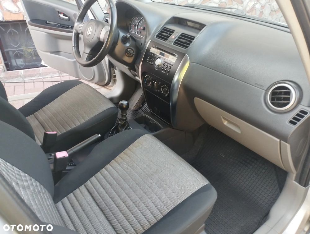 Suzuki SX4 1.9 DDiS DPF 4x4 Comfort - 11