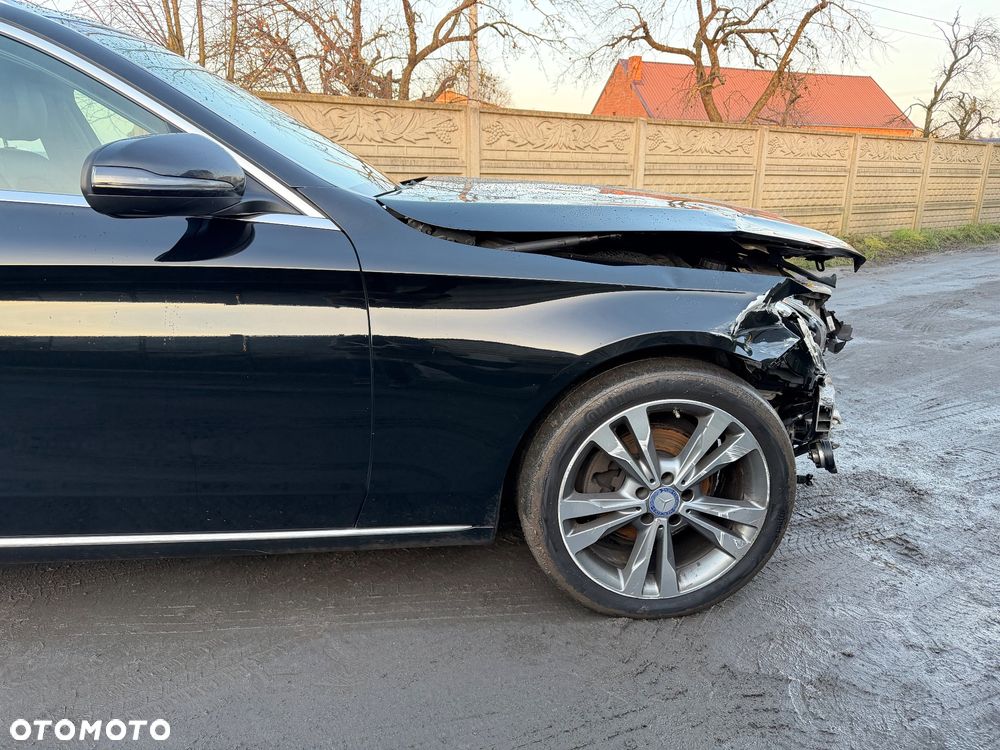 Mercedes-Benz Klasa C 220 CDI Avantgarde Edition - 37